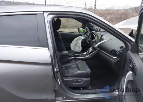 2023 Mitsubishi Eclipse Cross Se S-Awc/Sel S-Awc z USA, uszkodzony, nr VIN JA4ATWAAXPZ008001